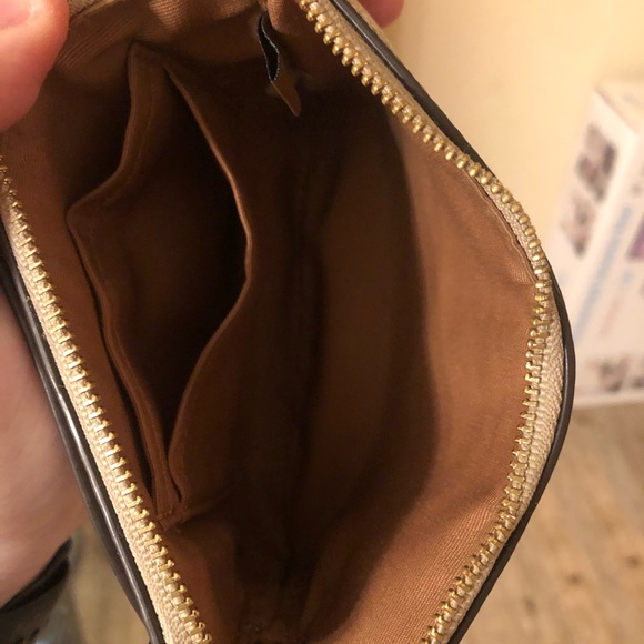 Coach wristlet - Picture 3 of 3